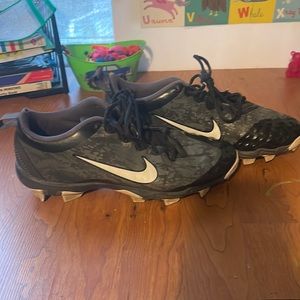 Nike softball woman’s cleats size 8.5